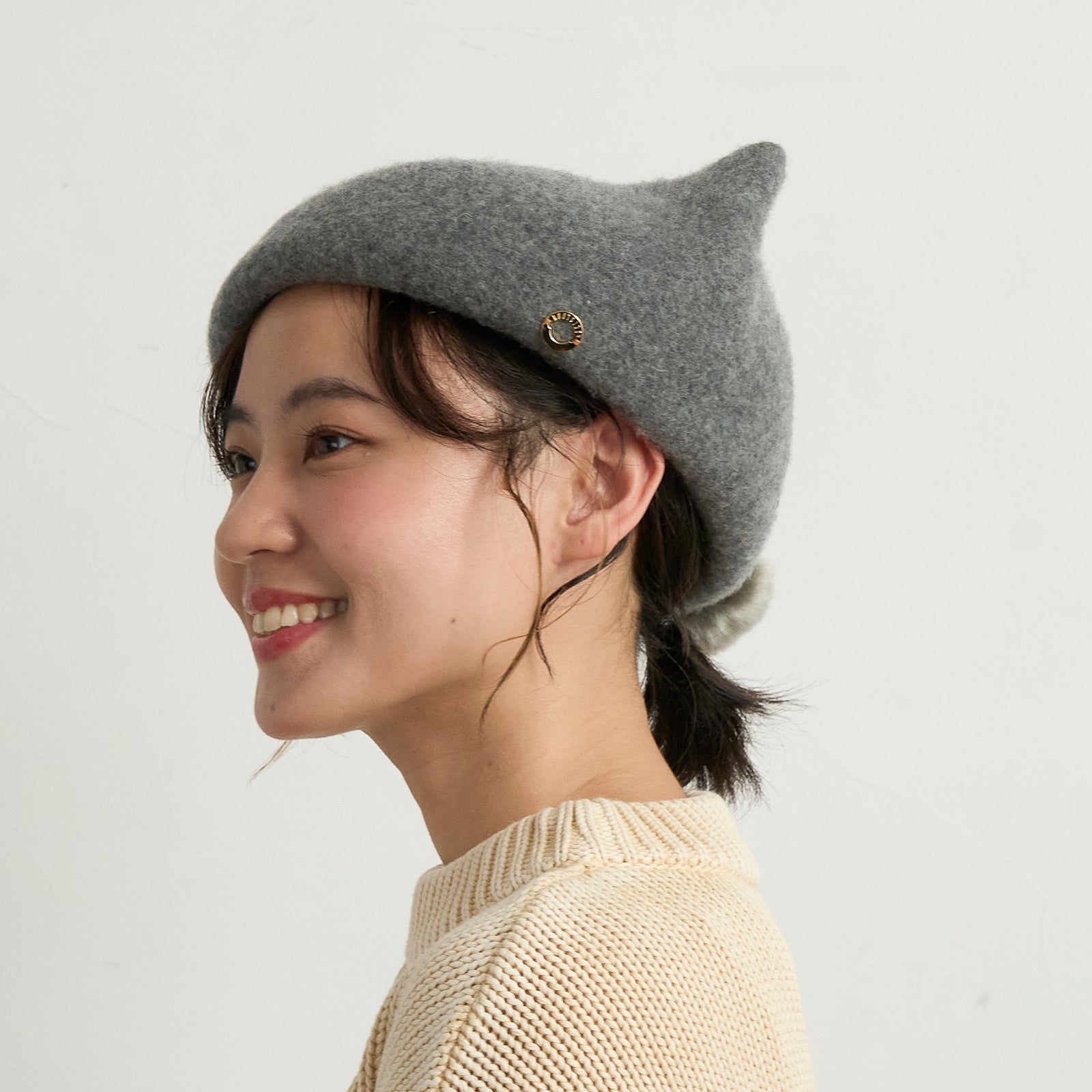 ポンポンネコベレー/黒猫