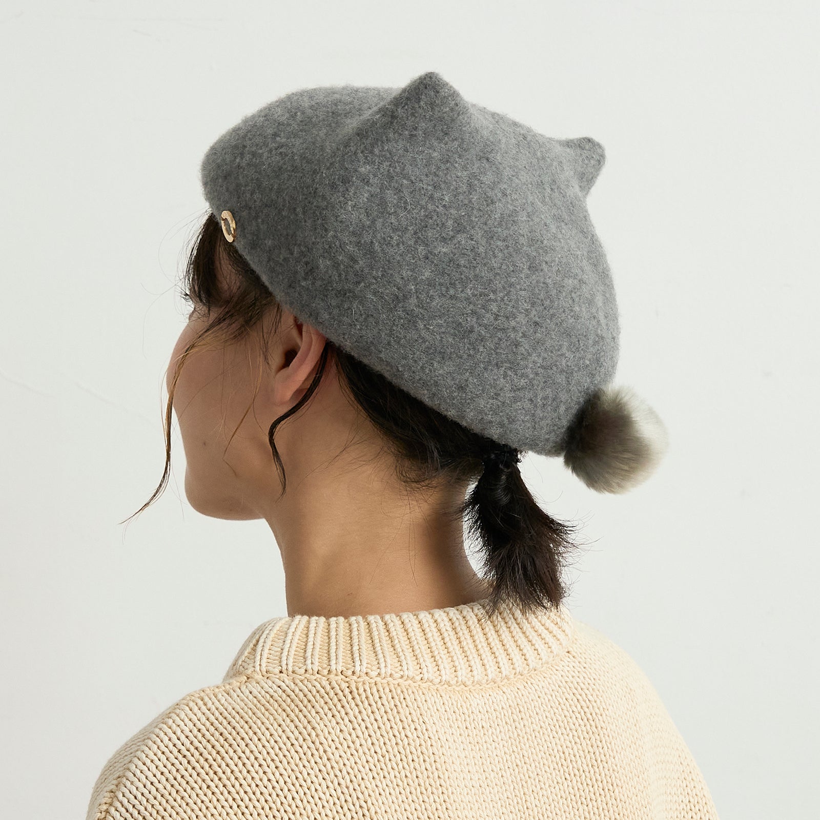 ポンポンネコベレー/黒猫