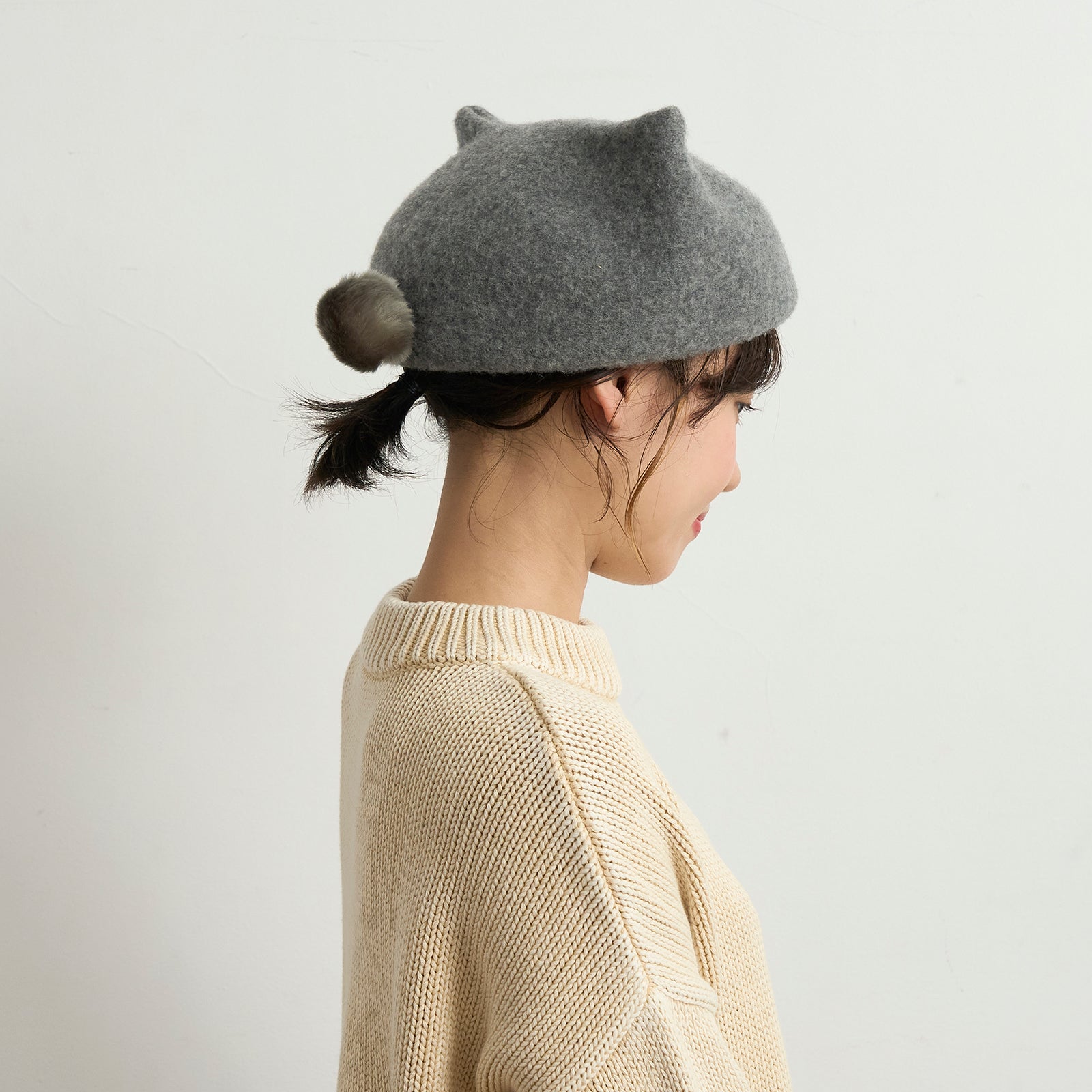 ポンポンネコベレー/黒猫