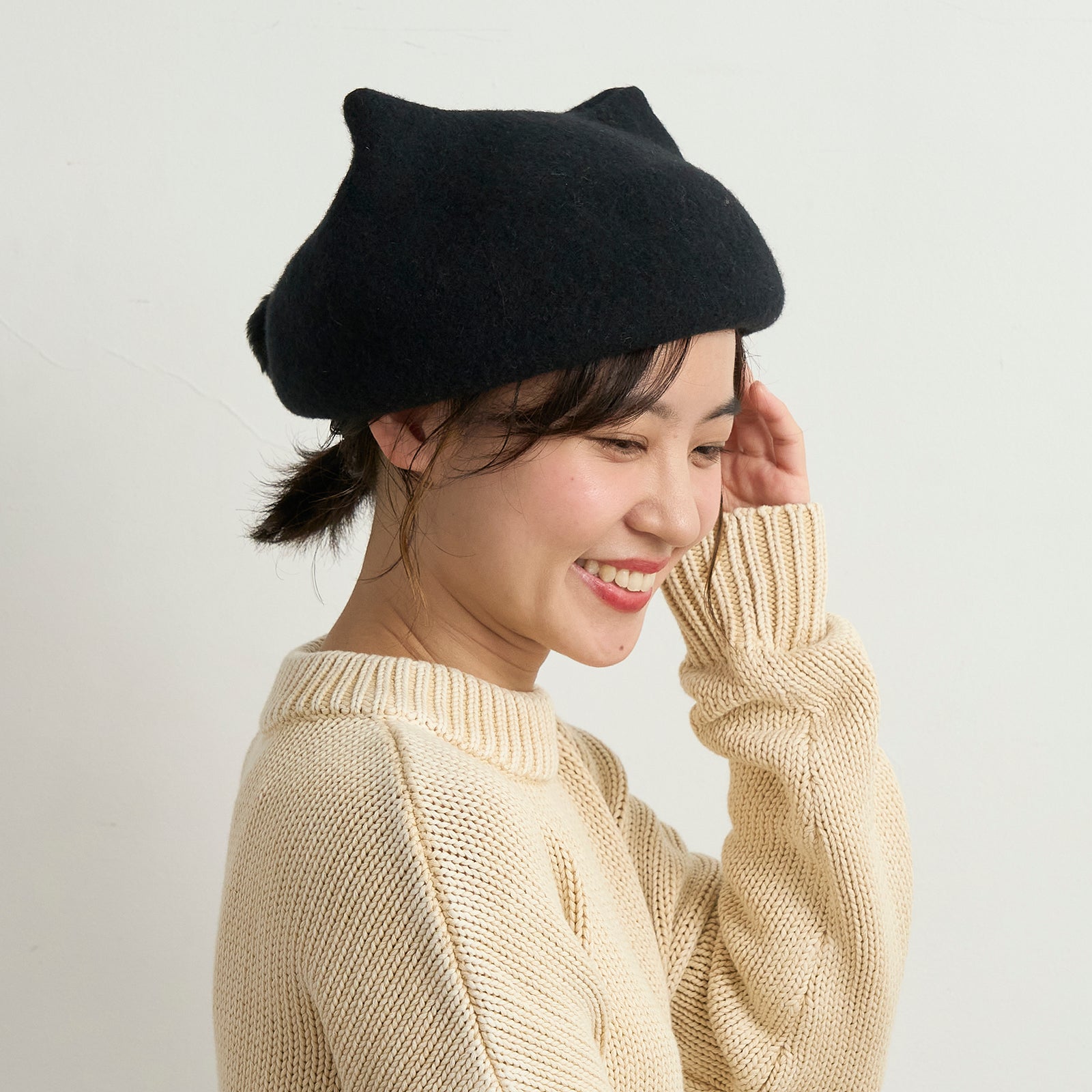 ポンポンネコベレー/黒猫