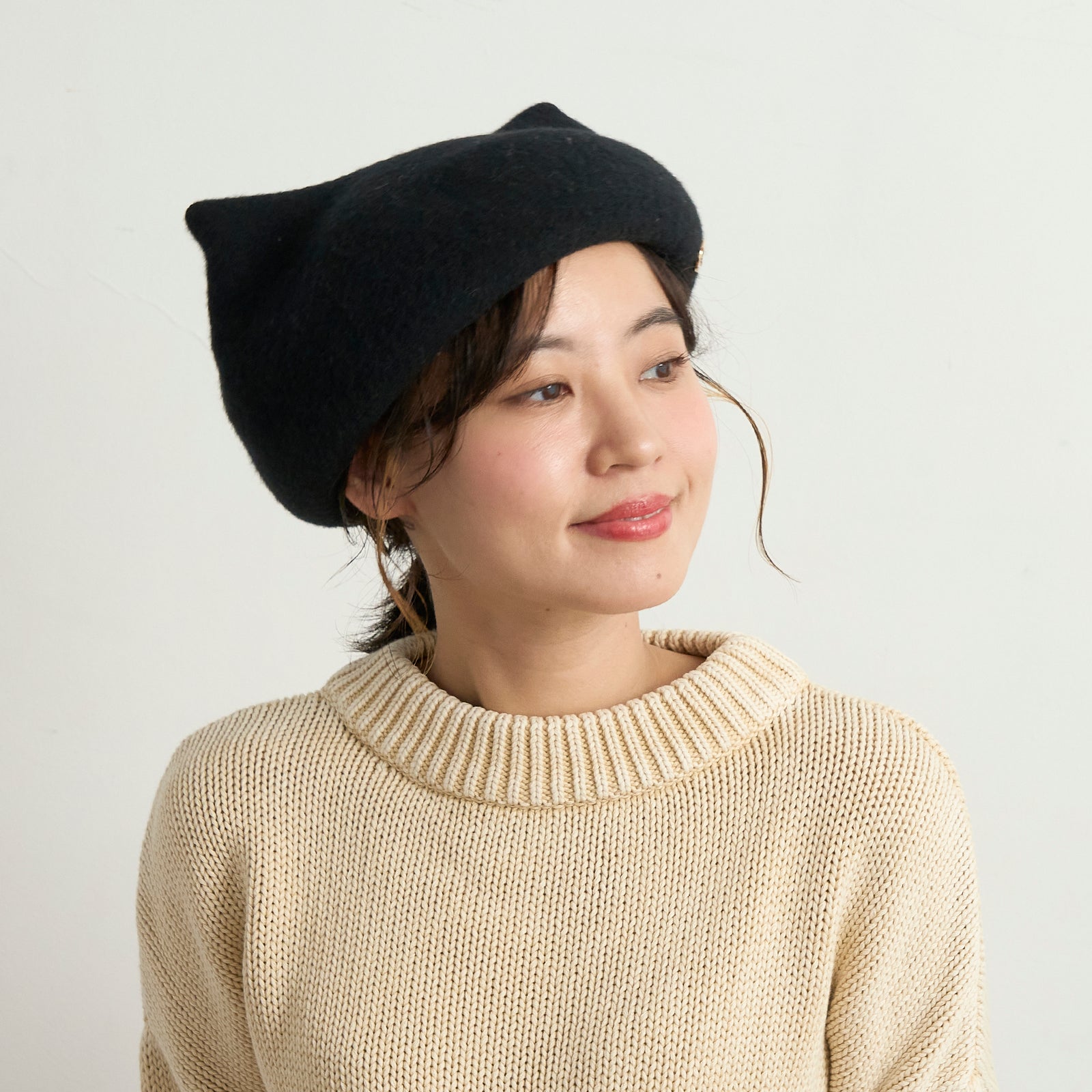 ポンポンネコベレー/黒猫