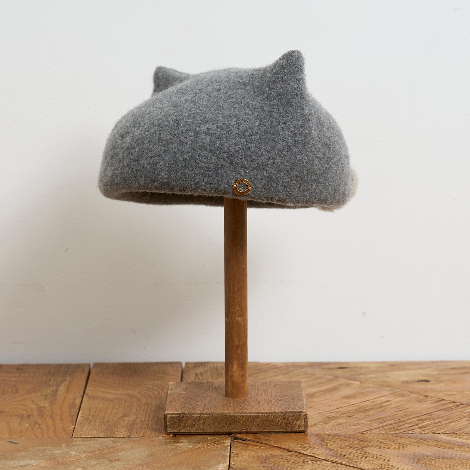 ポンポンネコベレー/黒猫