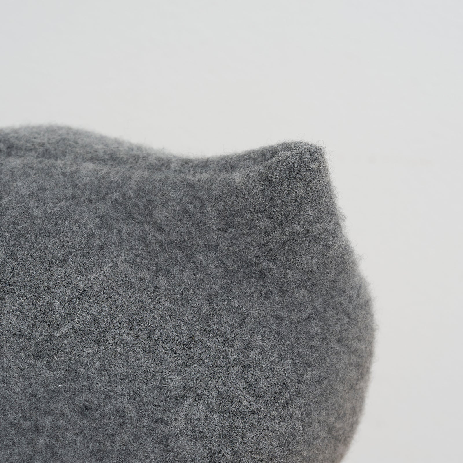 ポンポンネコベレー/黒猫