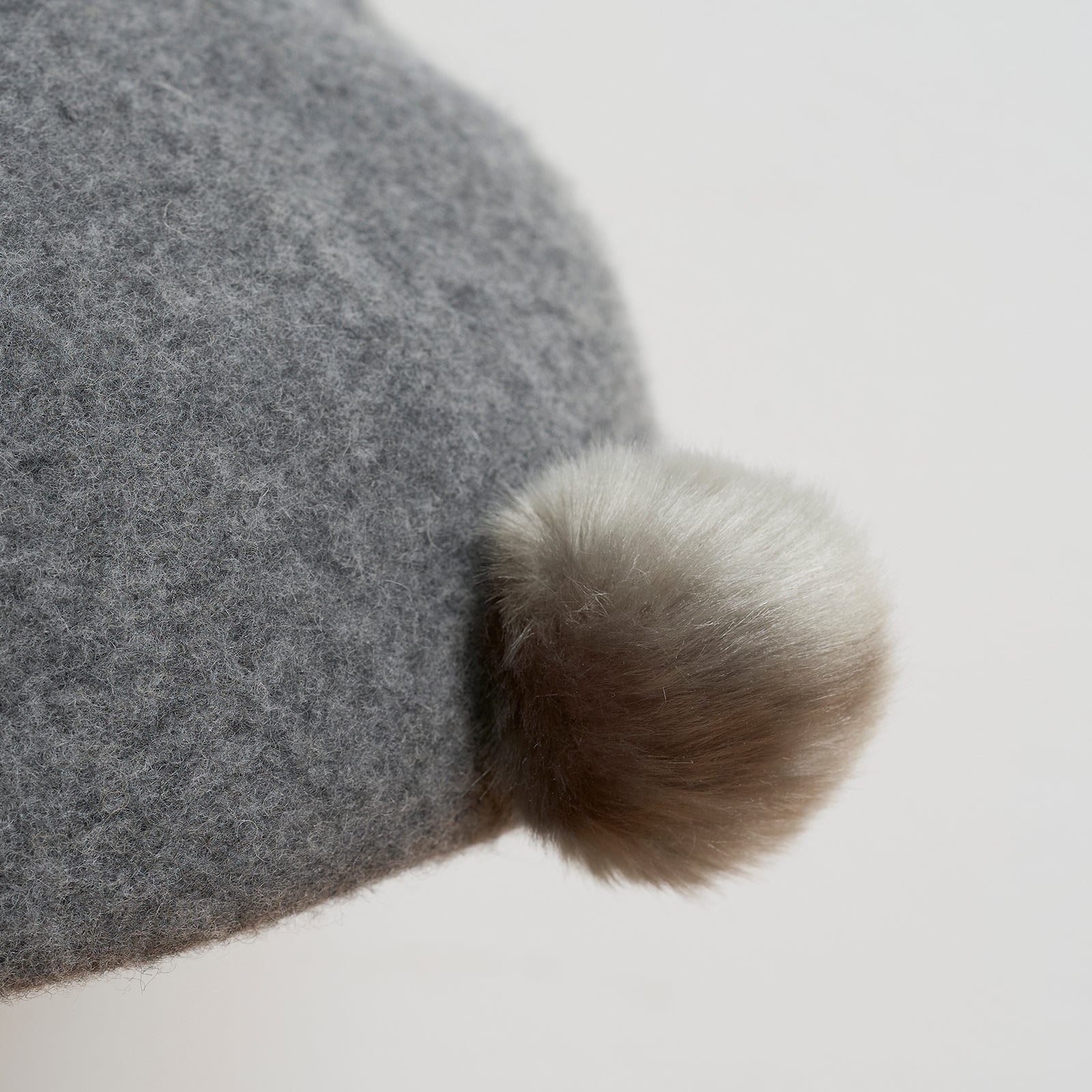 ポンポンネコベレー/黒猫