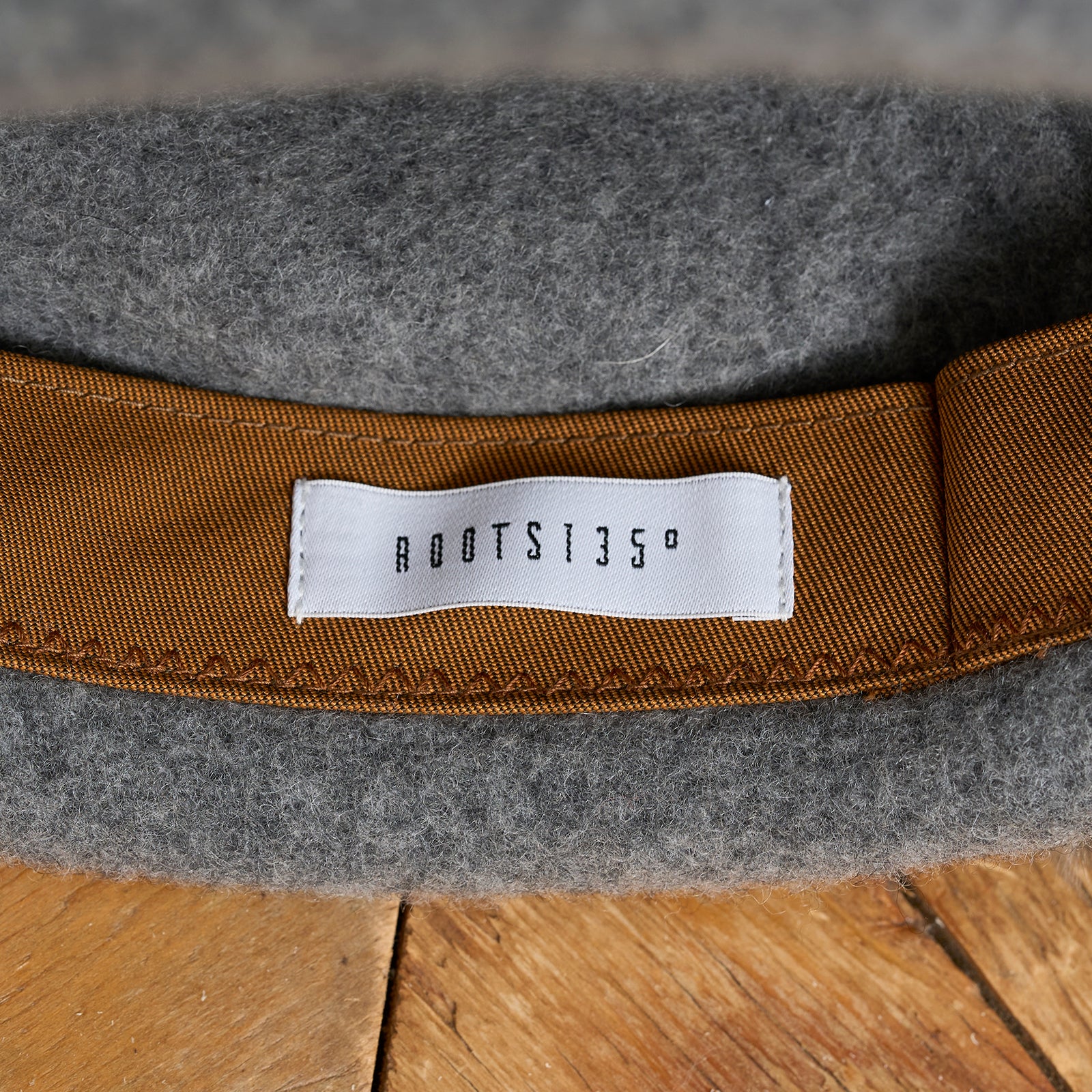 ポンポンネコベレー/黒猫