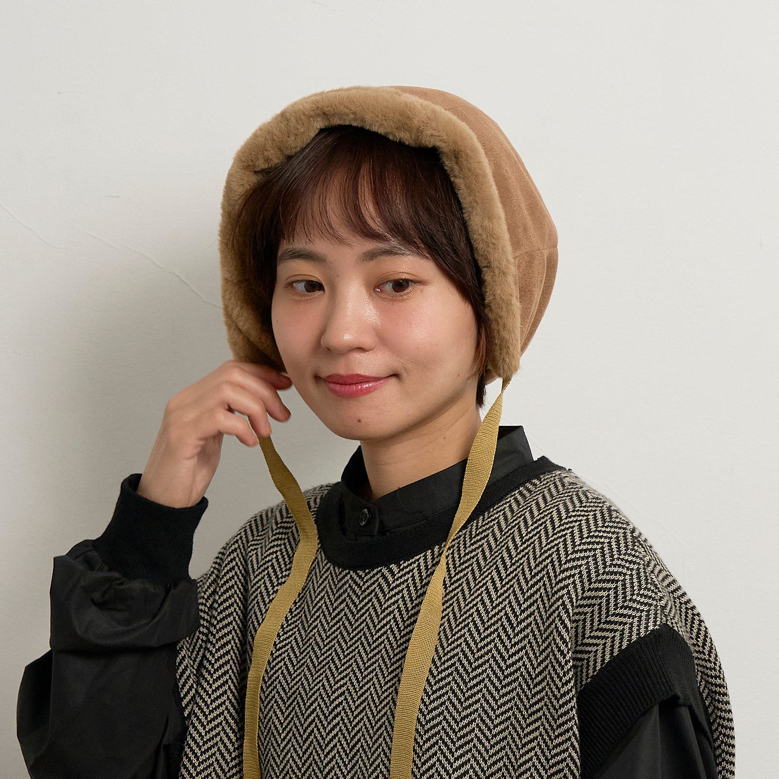 スエードボンネットフード