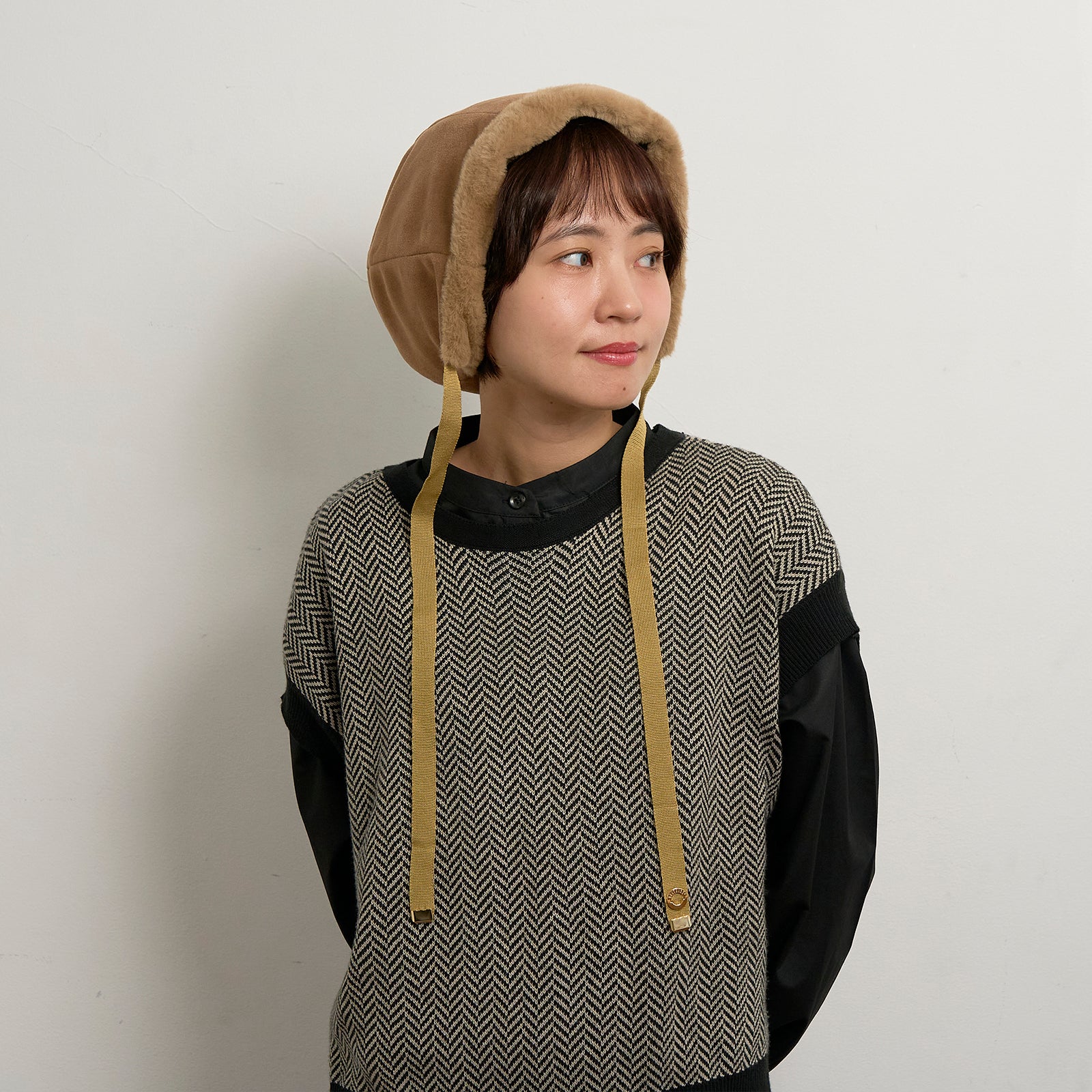 スエードボンネットフード