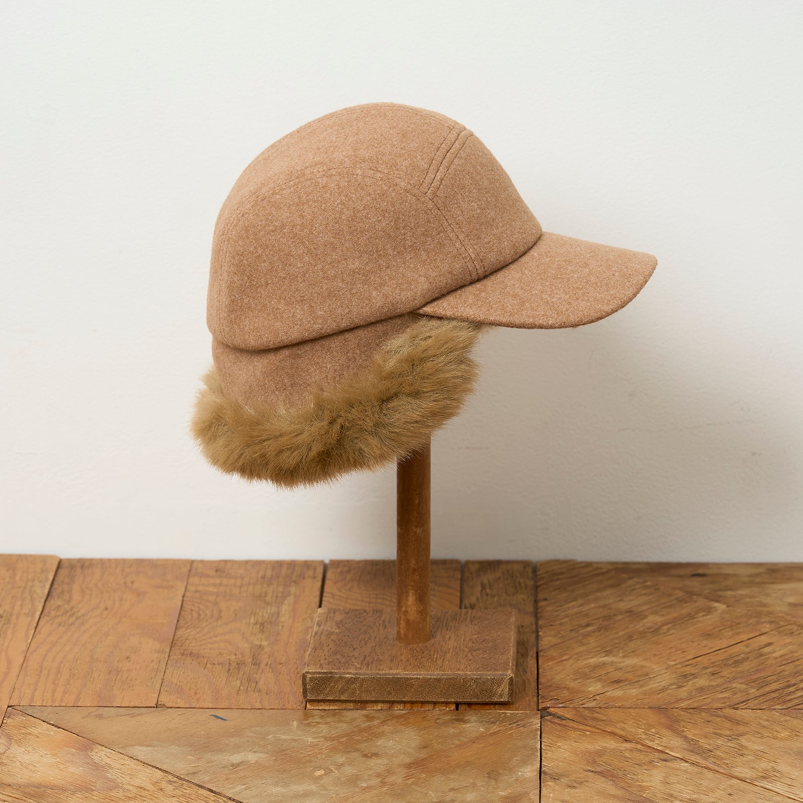 イヤフラップキャップ